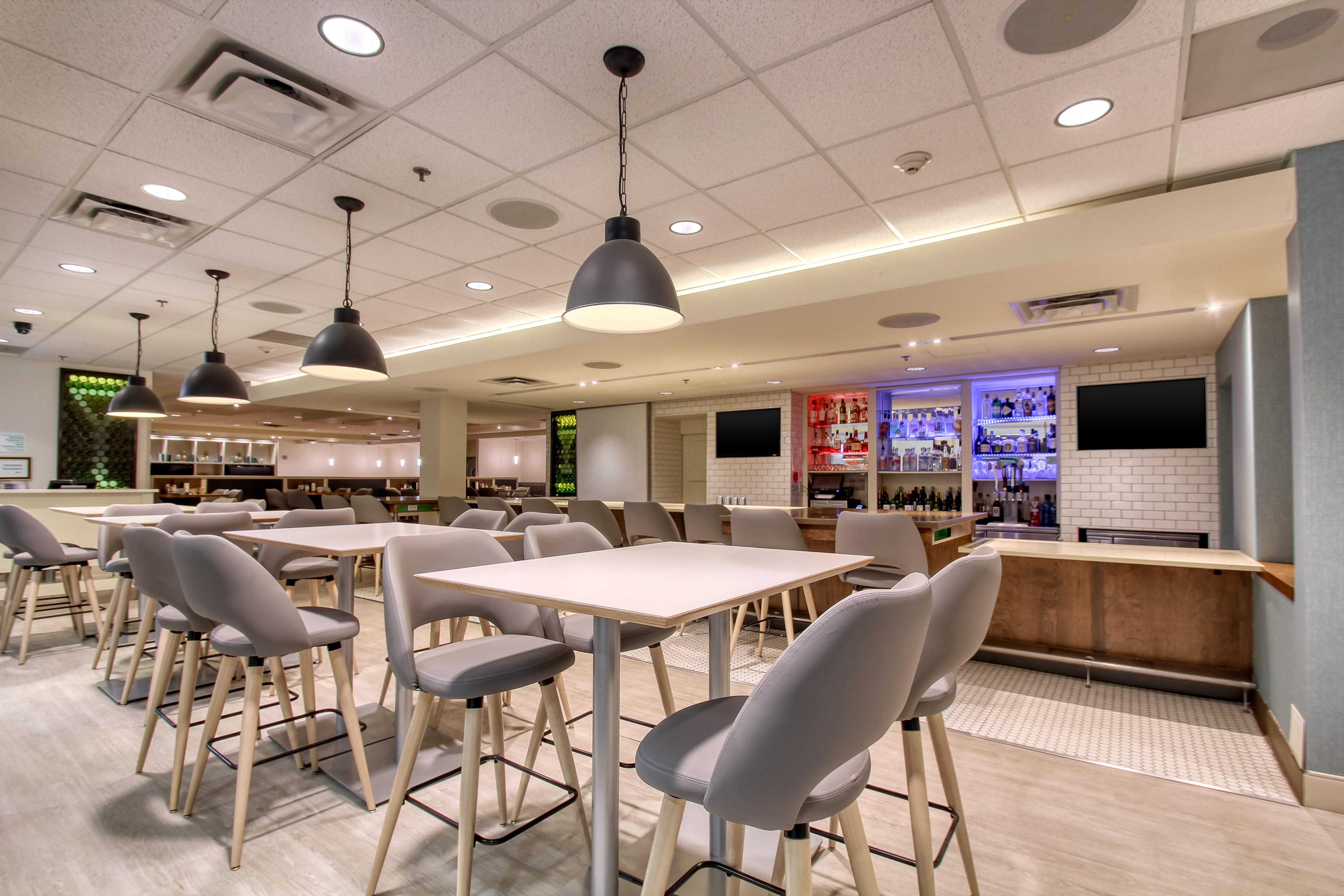 Holiday Inn & Suites Atlanta Airport North By Ihg Колледж Парк Экстерьер фото