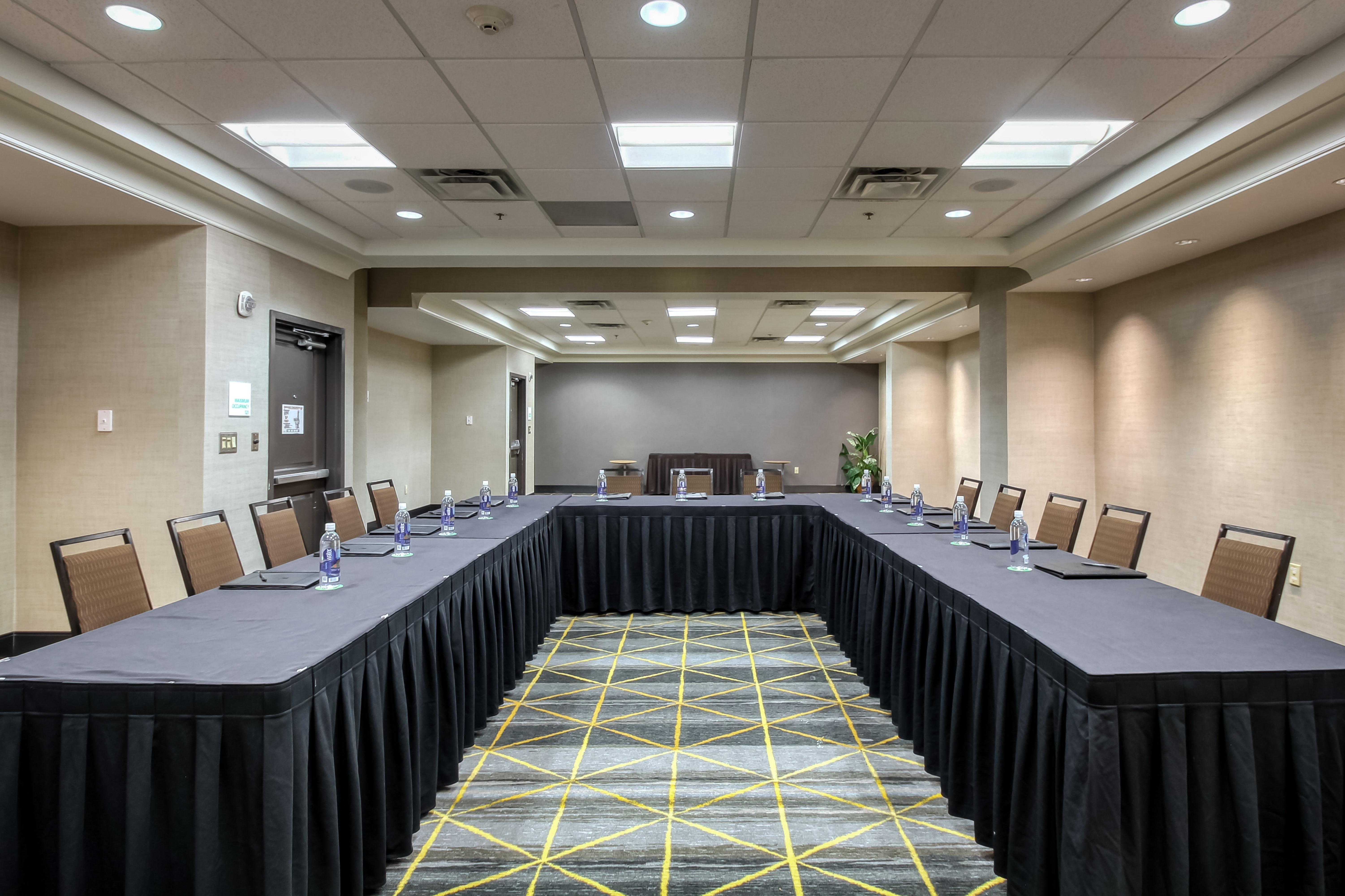 Holiday Inn & Suites Atlanta Airport North By Ihg Колледж Парк Экстерьер фото